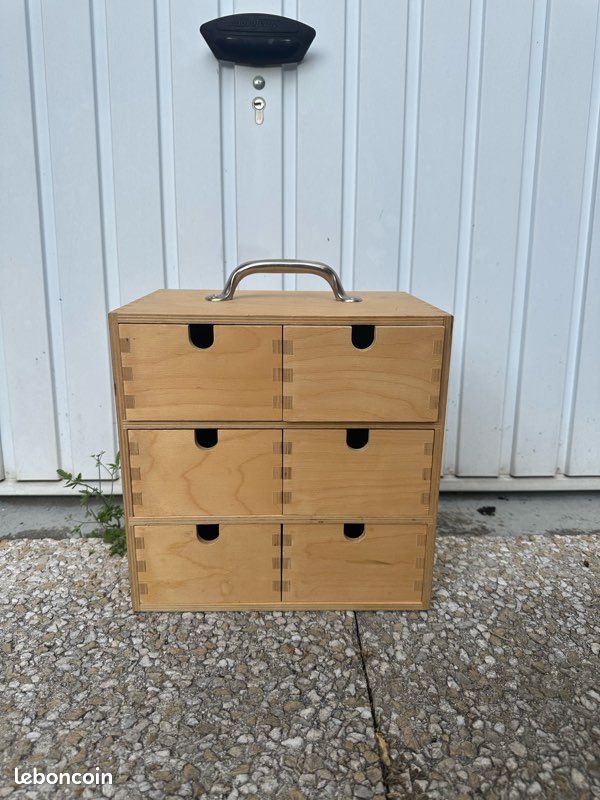 Rangement en bois (image 1)