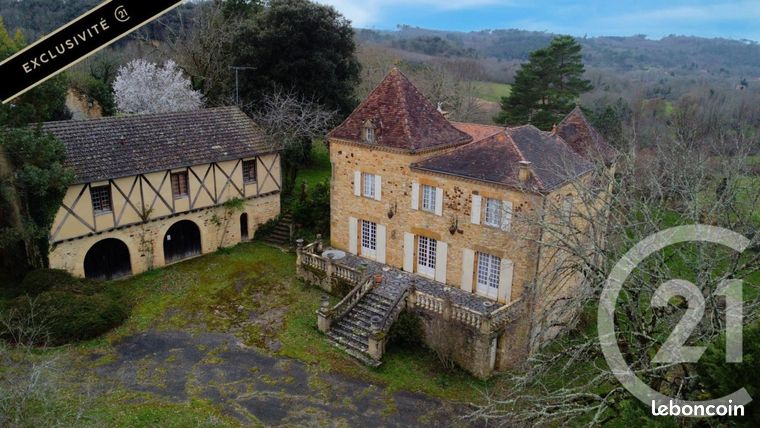 Propriété 9 pièces 243 m²