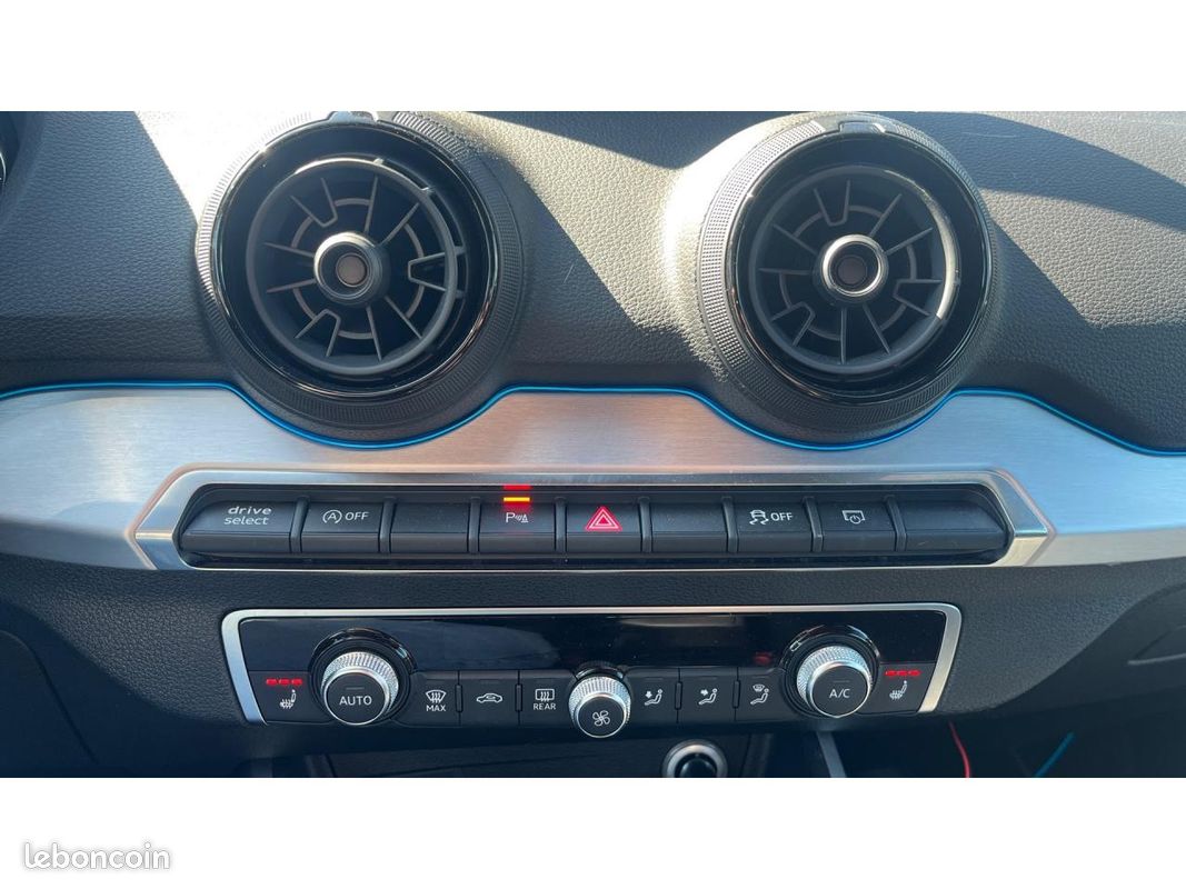 AUDI Q2 1.4 TFSI ESSENCE 150 BVA S Line - CAMERA DE RECUL / SIEGES CHAUFFANTS / BLUETOOTH (image 29)