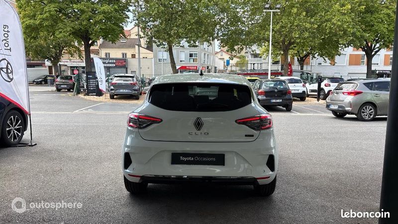 Renault Clio 1.6 E-Tech 145ch full hybrid Techno (image 6)