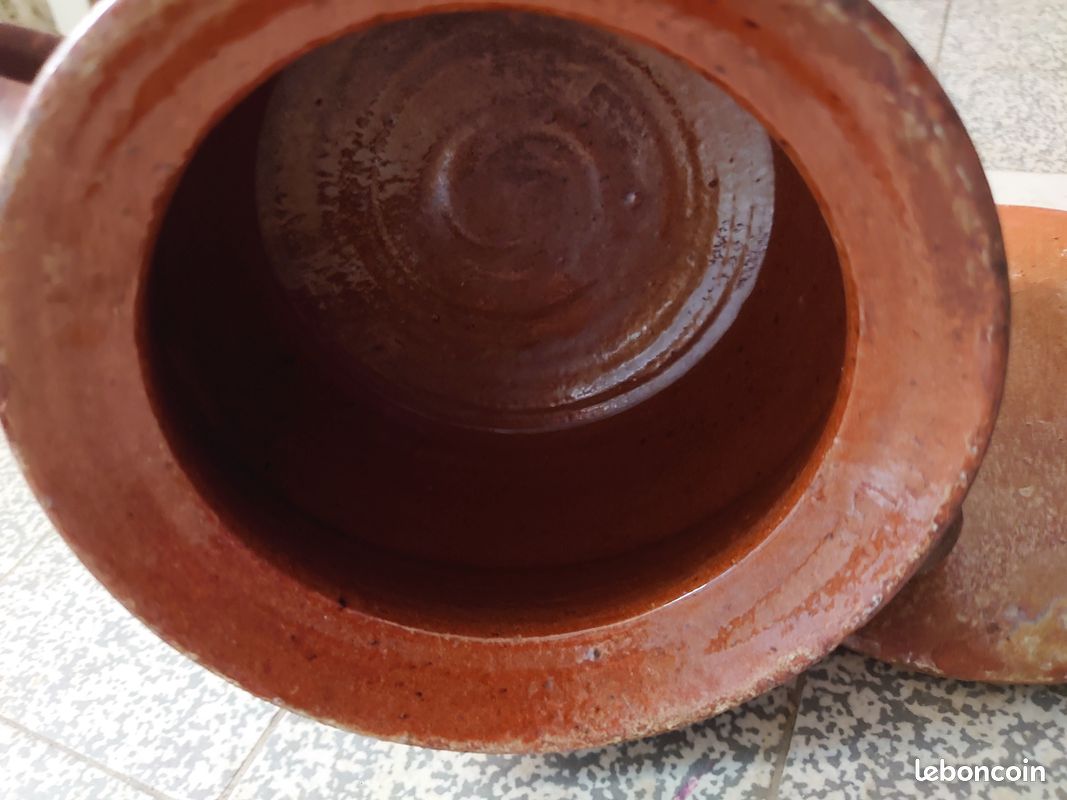 Cocotte artisanale traditionnelle ancienne Pot bombé en terre cuite à couvercle pour service ou cuisson au four (image 18)