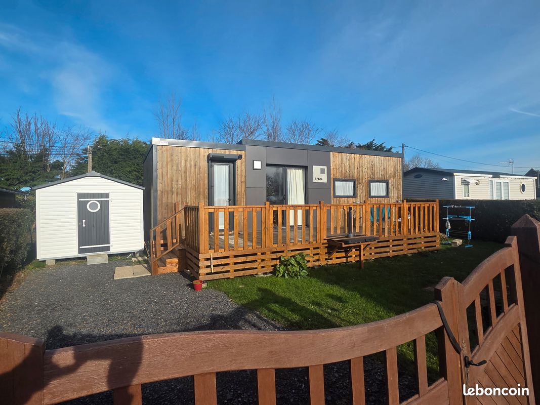 Local commercial 4 pièces 42 m² · à Grandcamp-Maisy · 42 m² · 85 000 €