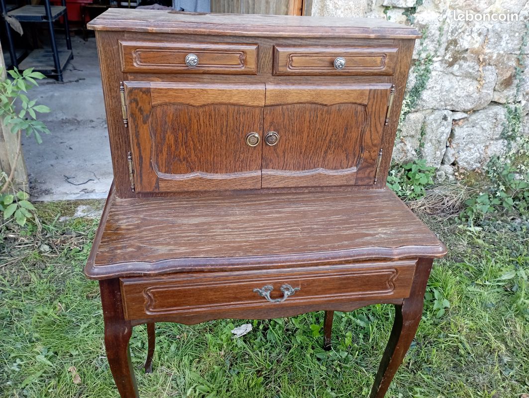 Petit meuble ancien (image 1)