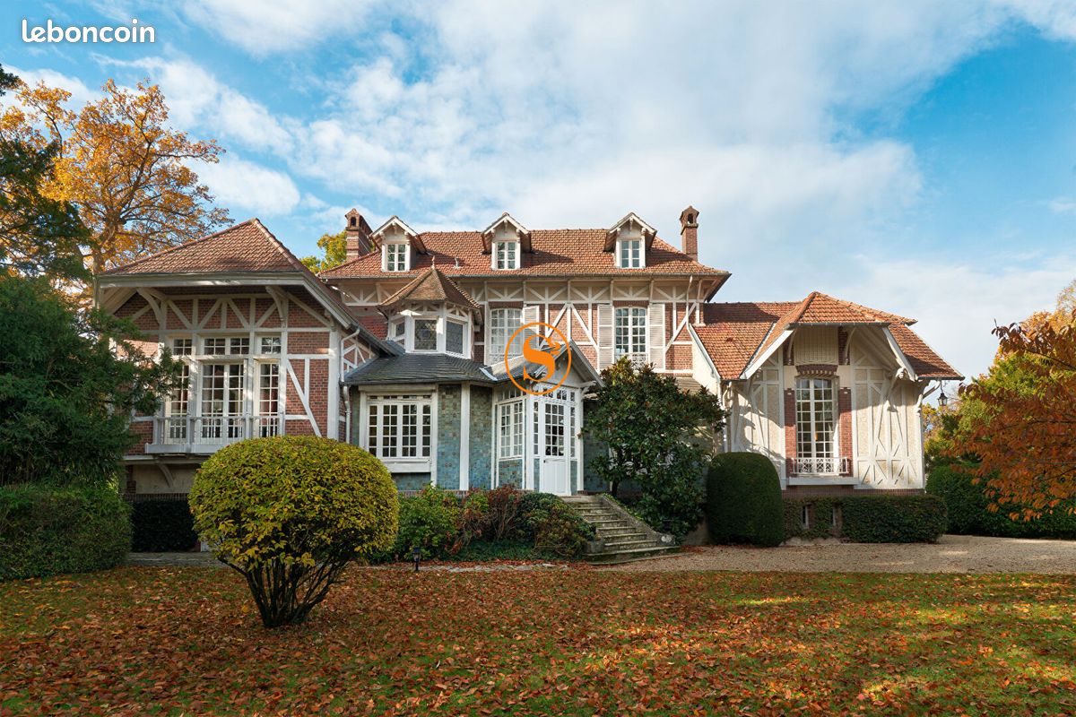 Maison 10 pièces 372 m² · à Chantilly · 372 m² · 1 675 000 €