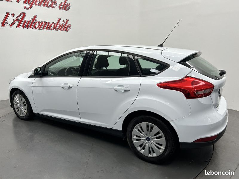 Ford FOCUS Focus 1.0 EcoBoost 125 ch / Clim Auto / Régulateur / Bluetooth (image 7)