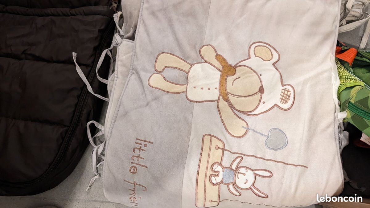 Tour de lit bébé (image 1)
