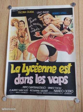 la lycéenne est dans les vaps Видео La lycéenne est dans les vaps main image 1