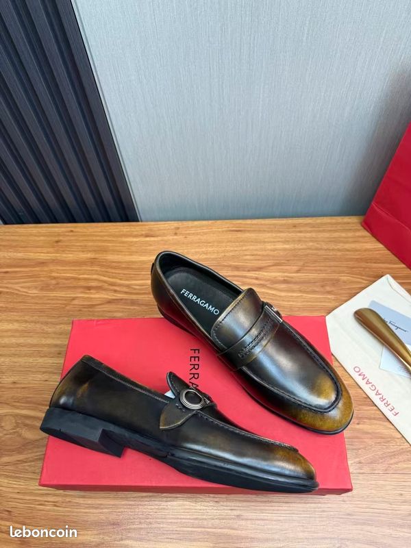 Mocassins Ferragamo, taille 42 (image 6)