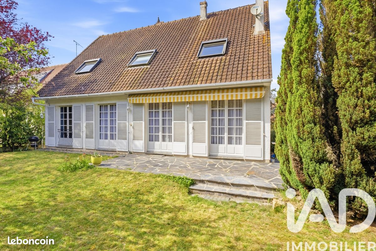 Maison 8 pièces 159 m² · à La Rochette · 159 m² · 380 000 €