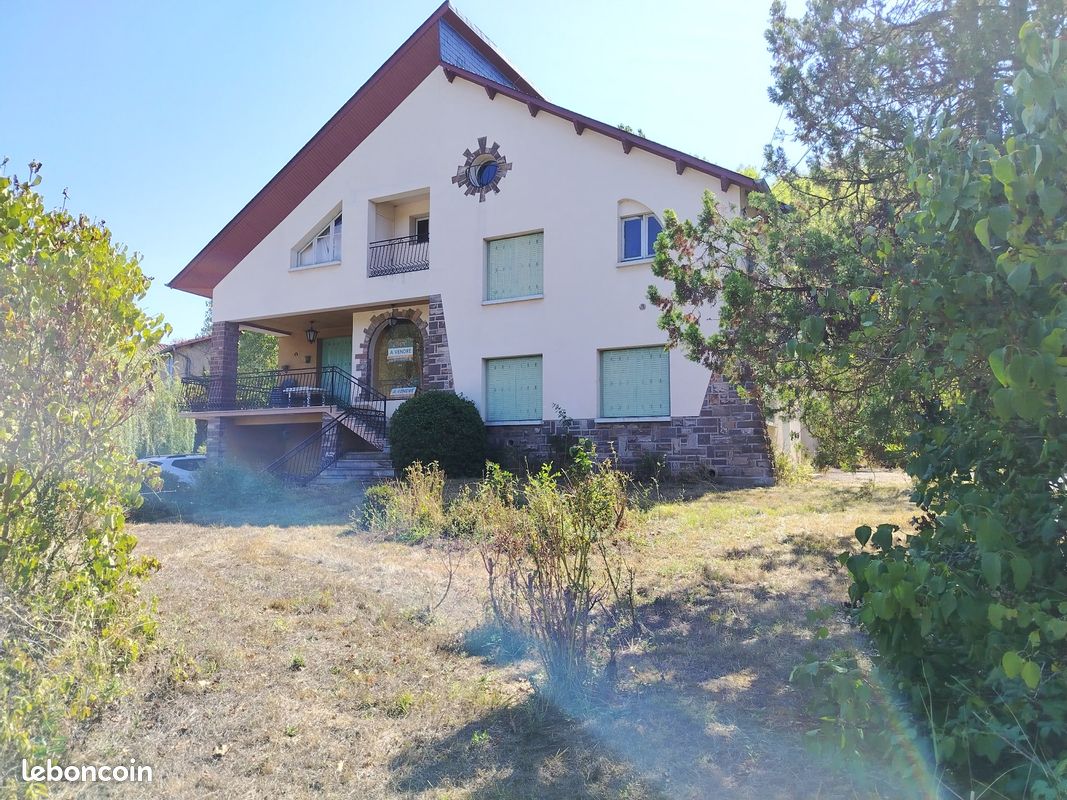 Maison 13 pièces 257 m² · à Saint-Affrique · 257 m² · 280 000 €