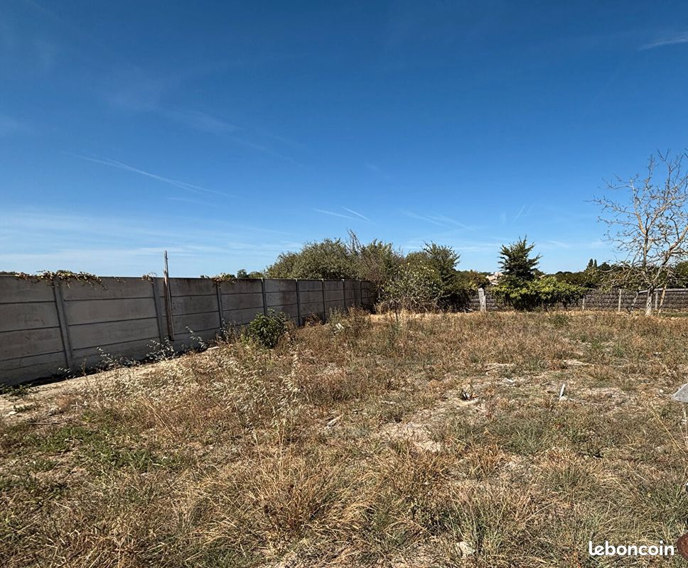 Terrain 1055 m² · à Saint-Hilaire-de-Riez · 1 055 m² · 107 000 €