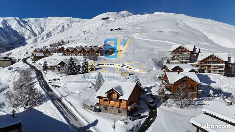 Chalet 10 pièces 339 m²