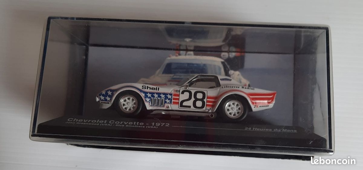 AMT 1960 Chevrolet Corvette 1:25 Échelle Maquette Kit