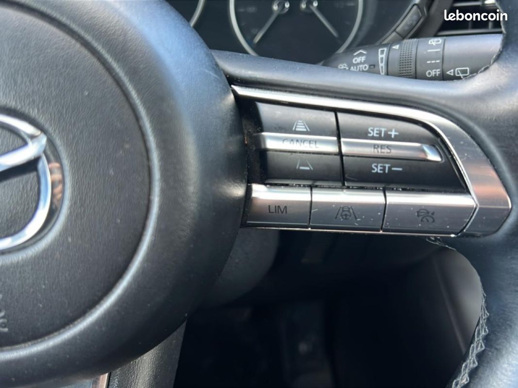 MAZDA MAZDA 3 2.0 e-skyactiv-g m-hybrid 122 business executive bva 2022 (image 17)