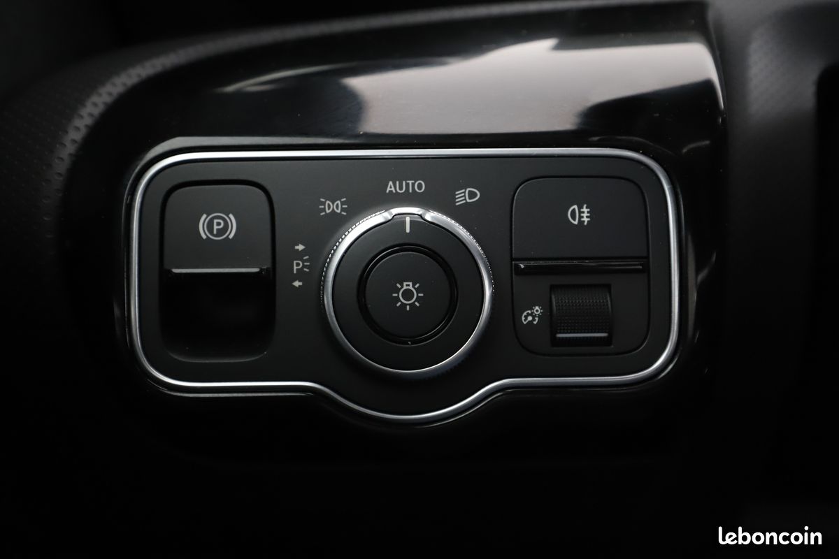 Mercedes-Benz Classe A 180 AMG Line 7G-DCT 136 ch (image 26)