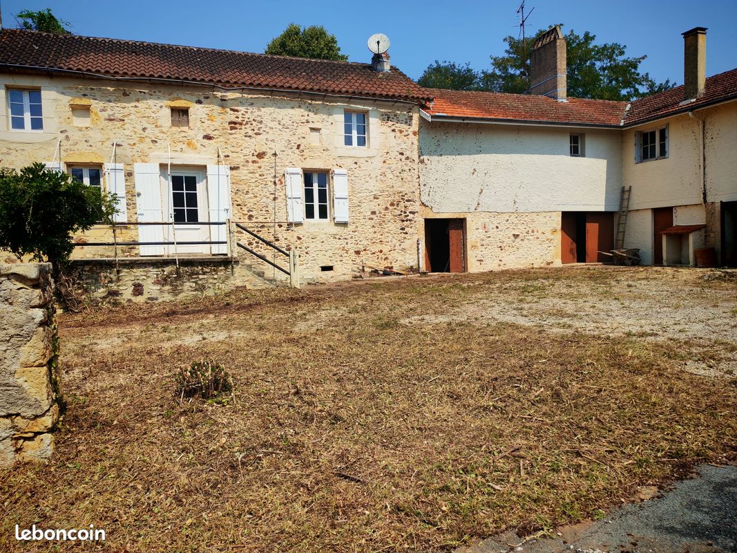 Maison 11 pièces 240 m² · à Sauveterre-la-Lémance · 240 m² · 300 000 €