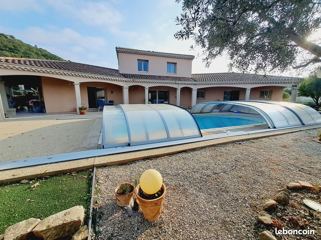 Maison 6 pièces 210 m² · à Roynac · 210 m² · 590 000 €