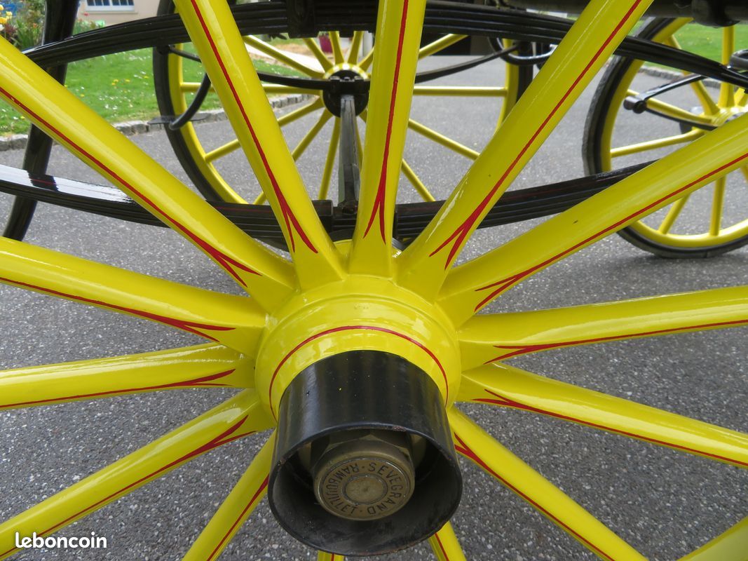 Très belle calèche ou carriole ou tonneau 4 roues achetée à Cheverny (image 2)