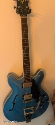 Guild Starfire Blue + Case (image 1)