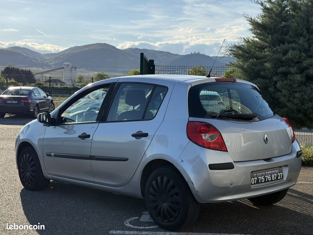 Renault Clio III 1.6 16v 110ch Expression Pour pro ou mécaniciens (image 3)