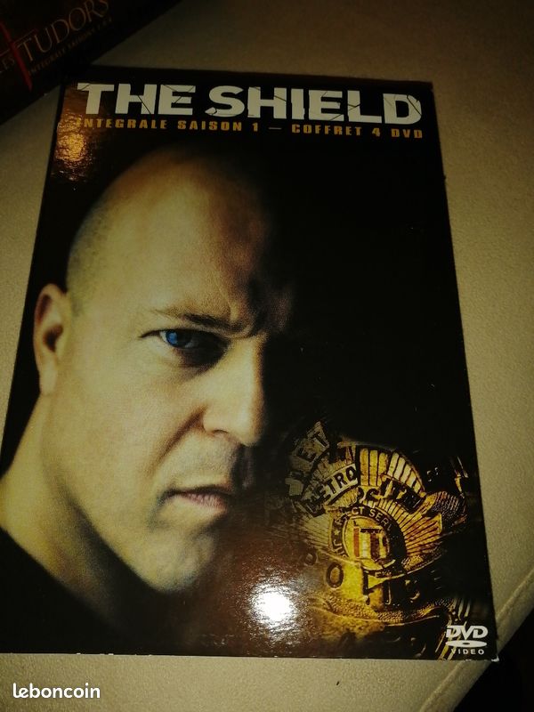 The shield (image 1)