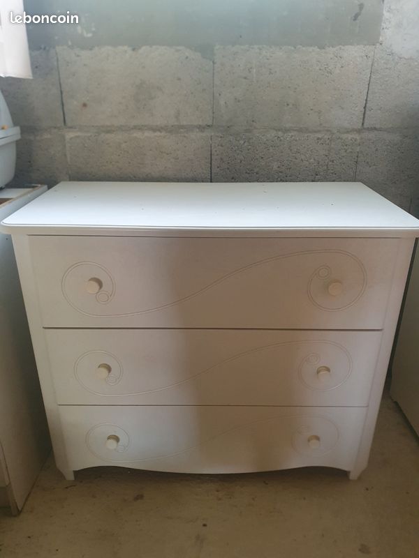Commode (image 1)
