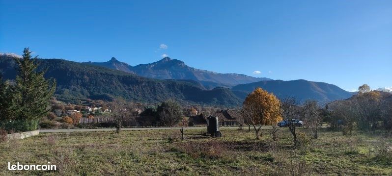 Terrain 1500 m² · au Brusquet · 95 000 €