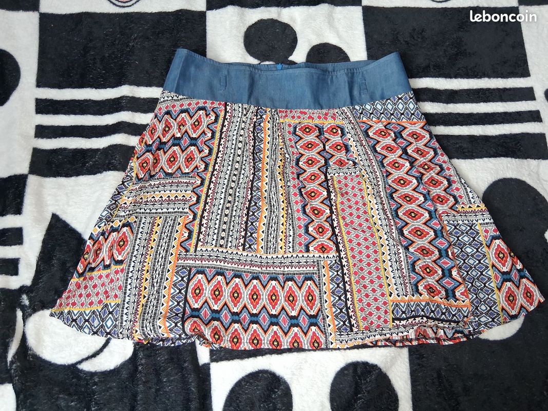 Jupe classique mi longue en cuir d'agneau plongé noir modèle Amina