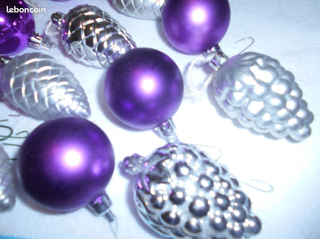 6 boules de NOËL NEUF. MAUVE ARGENT... OBJAT 19130 (image 1)