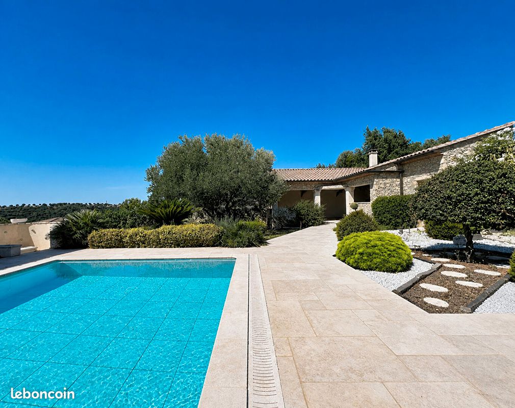 Maison 9 pièces 275 m² · à Nîmes · 275 m² · 750 000 €