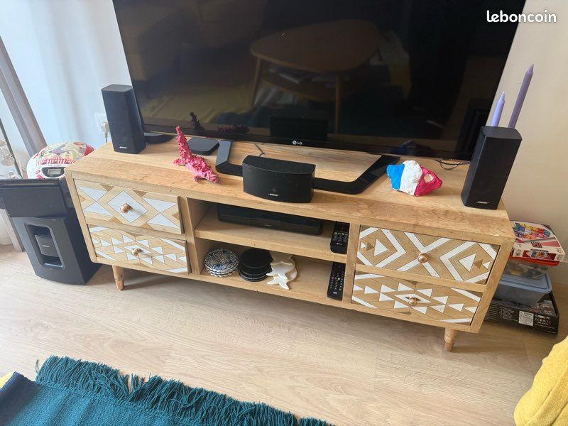 Meuble TV bois avec tiroirs – style scandinave / bohème (image 1)
