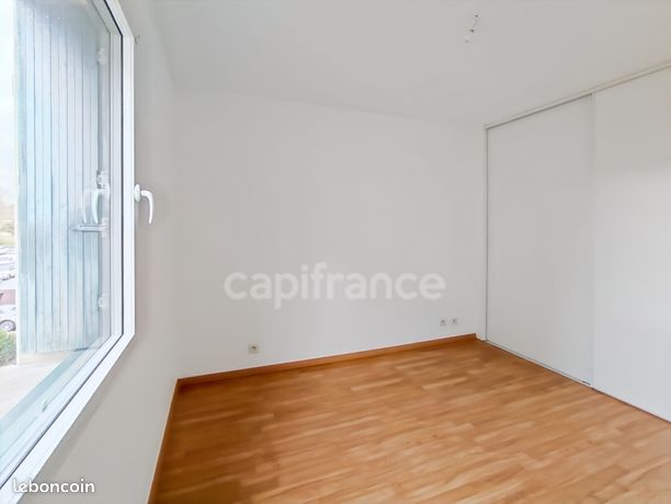 https://img.leboncoin.fr/api/v1/lbcpb1/images/f4/84/8d/f4848d84e8a7741bc432cc981afd85b08b166a60.jpg?rule=ad-image