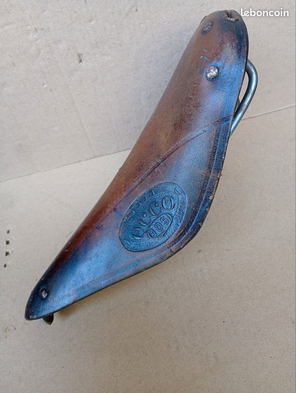 Ancienne Selle de Vélo en Cuir Marron Marque Perache vélo
