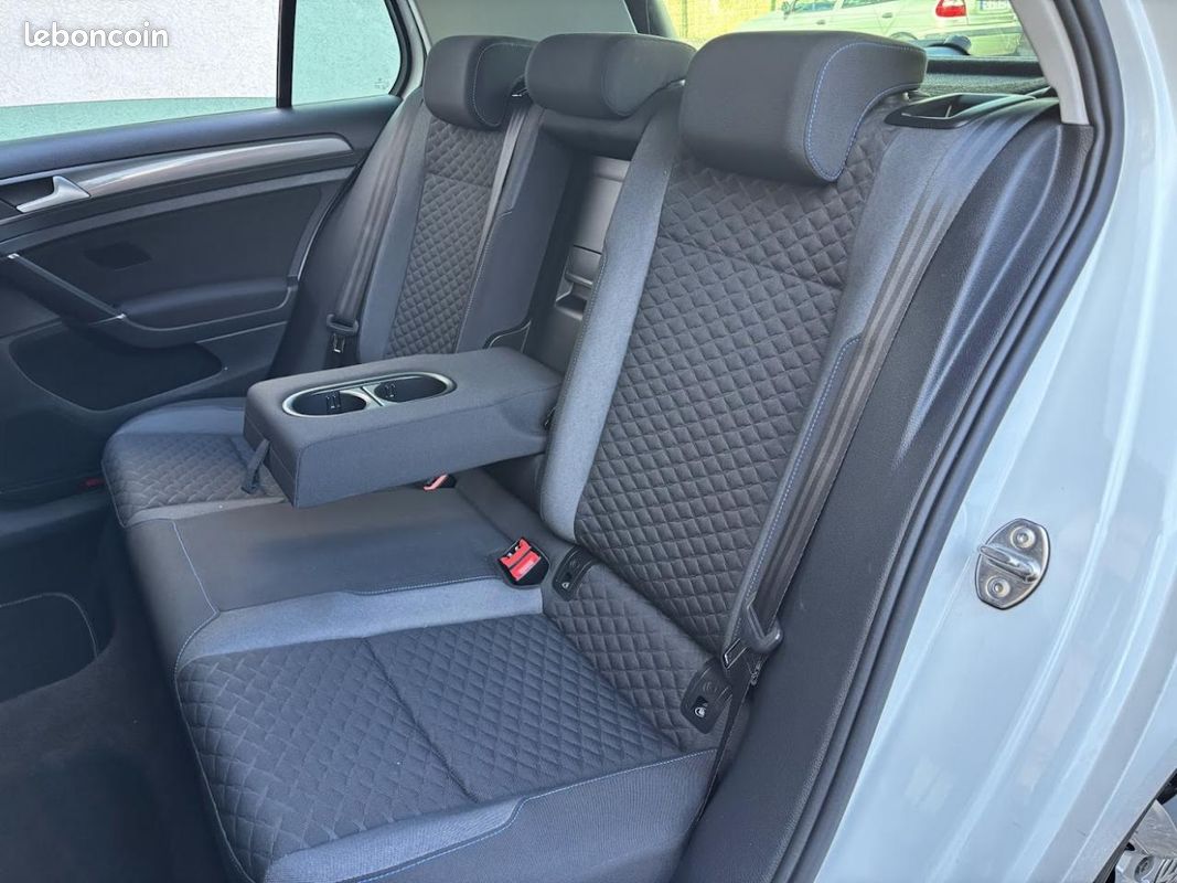 Volkswagen golf 1.5tsi 130ch - connect evo - dsg7 - carplay - digital (image 19)