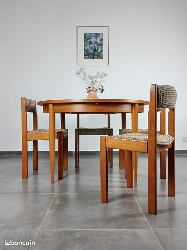 Table ronde scandinave + 6 chaises vintage (image 1)