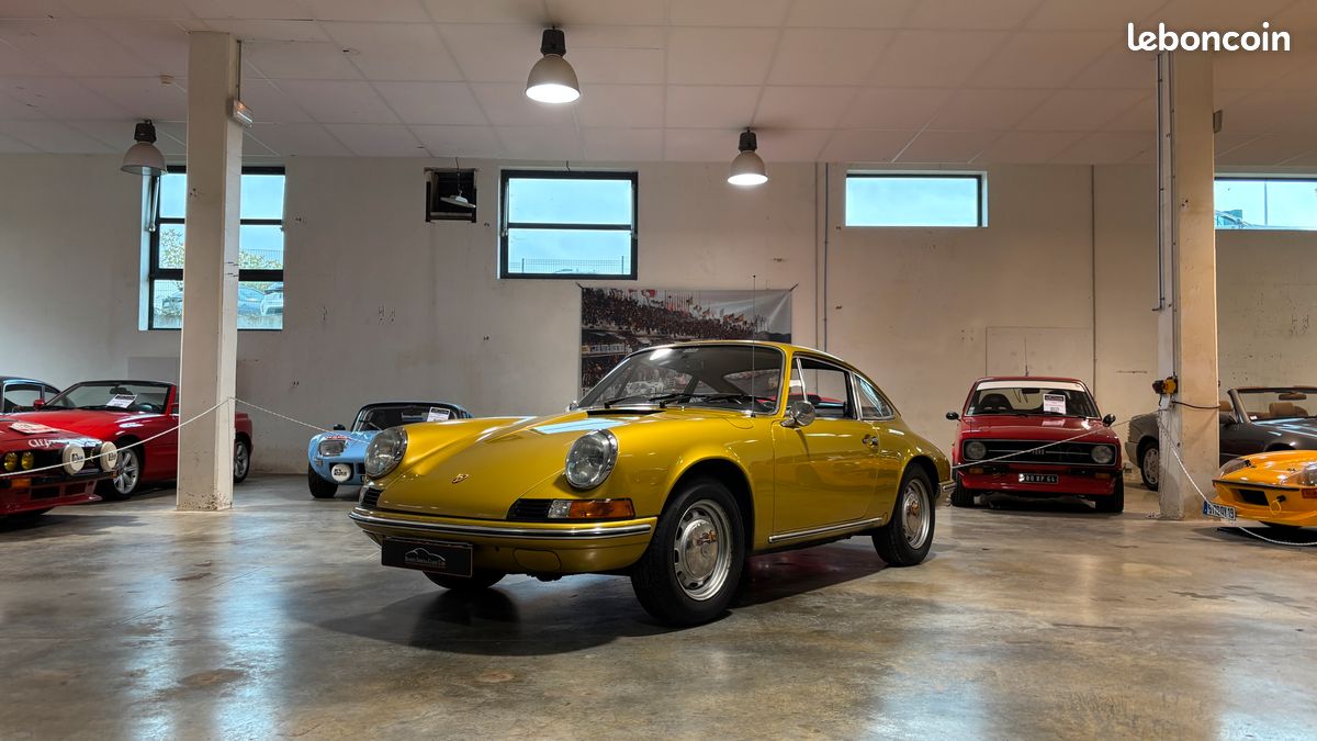 Porsche 911T 2.4 Gold METALLIC (image 1)