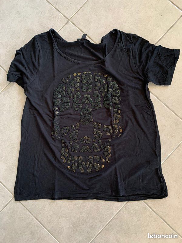 T-shirt (image 2)