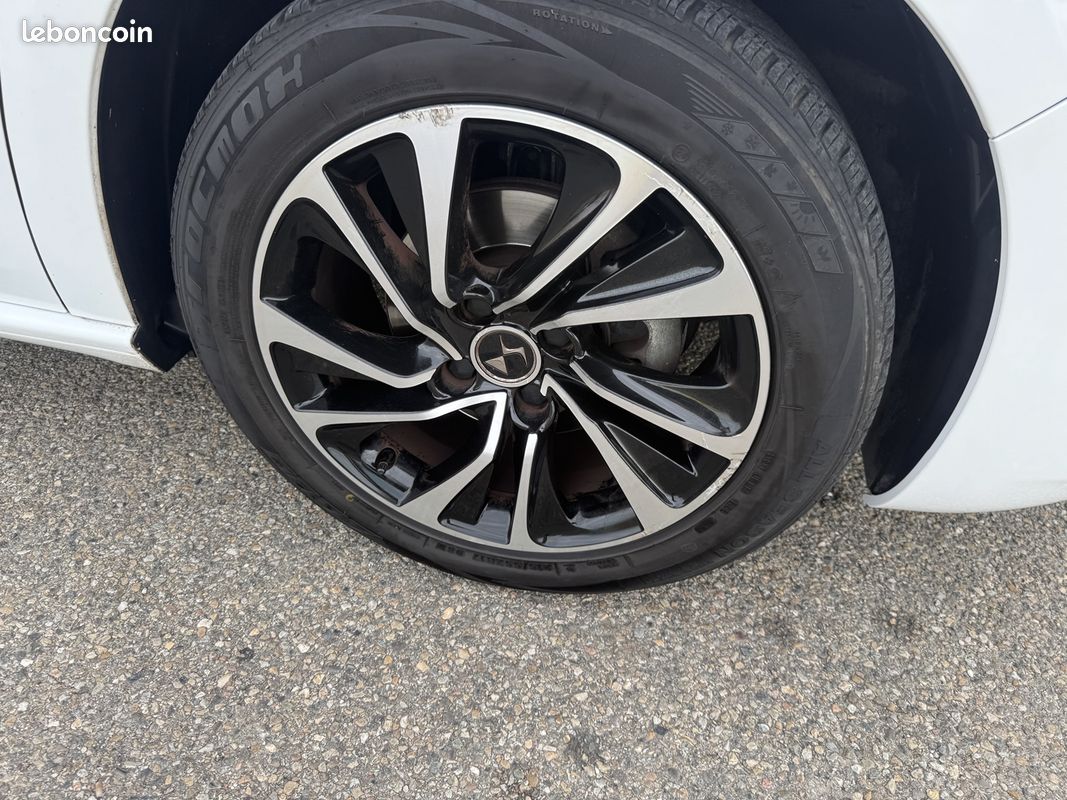 Citroen DS4 1.6 BLUEHDI 120CH SO CHIC S&S (image 27)