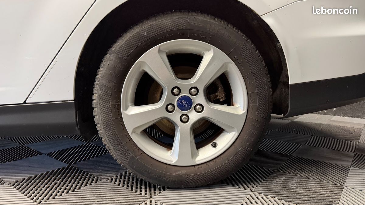 FORD FOCUS SW 1.0 ECOBOOST 125 CH TITANIUM-X START-STOP DISTRIBUTION REMPLACEe (image 19)