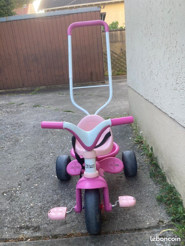 Petit vélo à 3 roues (image 3)