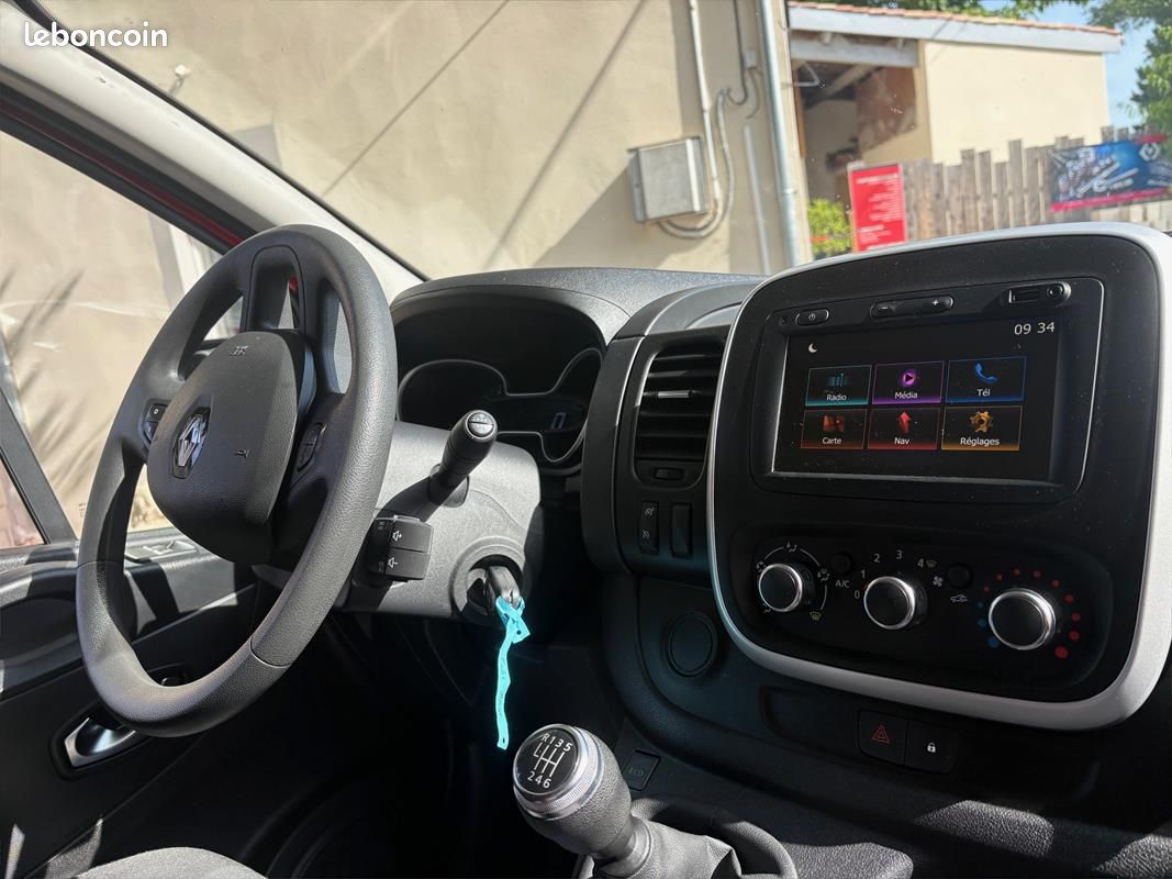 Renault Trafic 2.0 120cv Finition GRAND CONFORT L1H1 - 15 000 HT Garantie 6 mois (image 11)