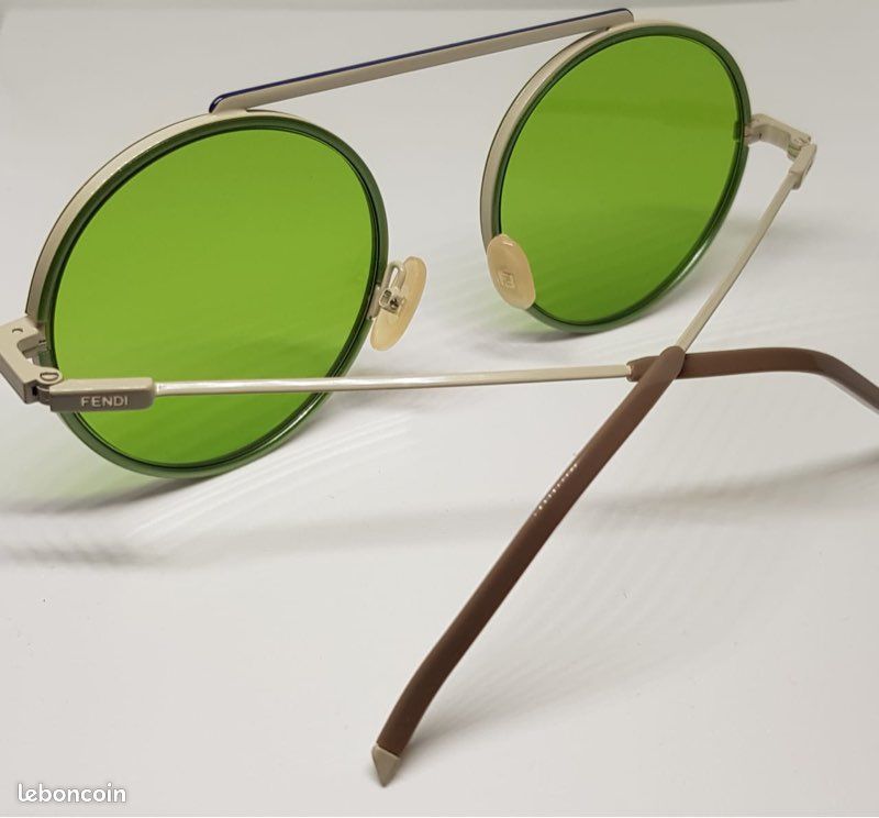 Lunette de soleil (image 1)