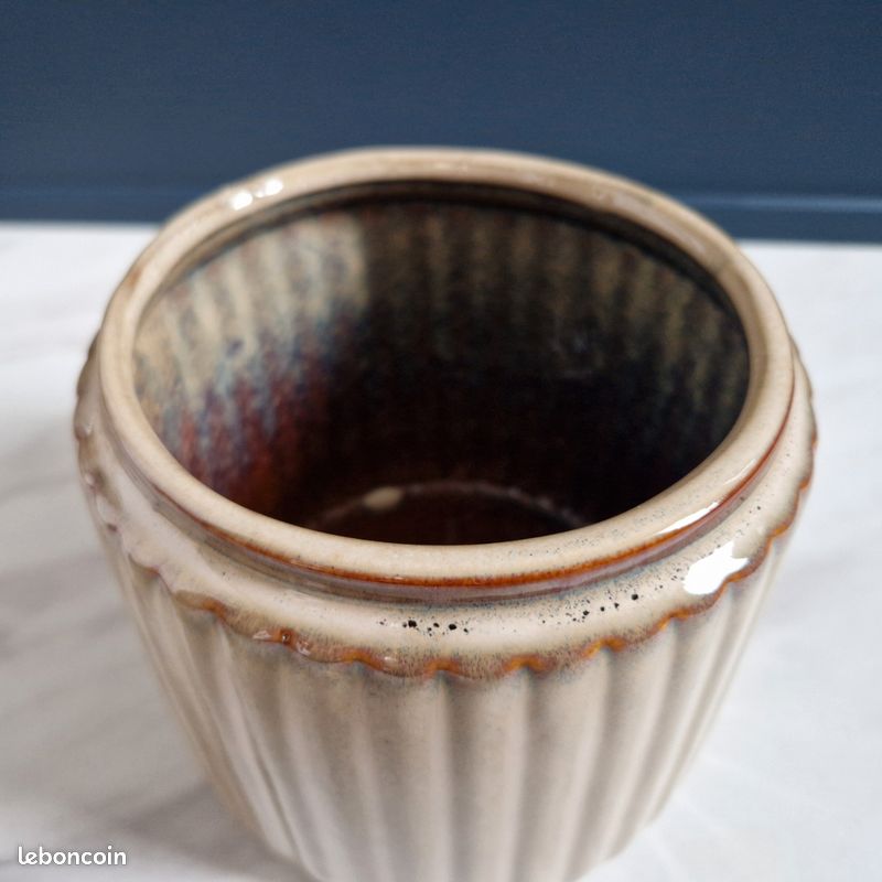 Cache pot en céramique (image 4)