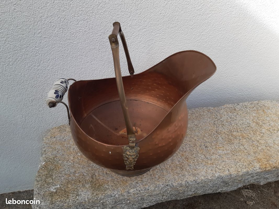ANCIEN GRAND SEAU Servante à charbon en cuivre, Ou Charbonnière XIXeme