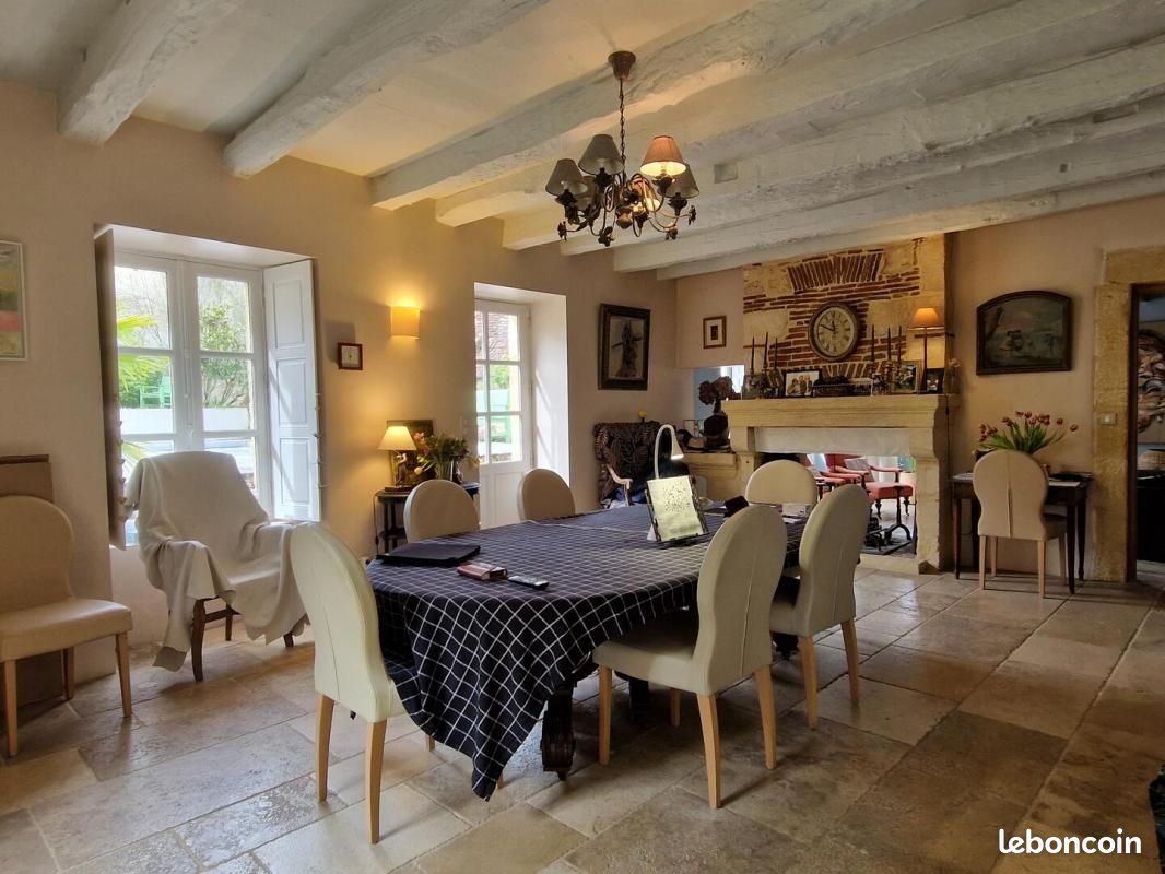 Maison 6 pièces 231 m² (image 2)