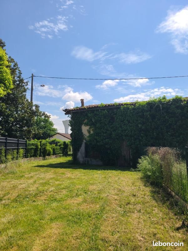 Local commercial 136 m² · à Le Pian-Médoc · 136 m² · 79 000 €