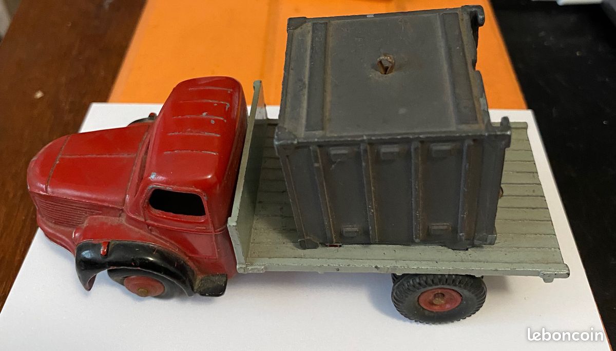 n157, Boite berliet plateau porte container, repro dinky toys ref 34B