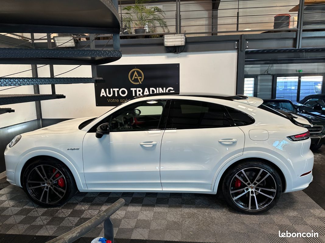 PORSCHE CAYENNE COUPE S E-Hybrid 3.0 V6 520 ch BVA - etat neuf - francais - dispo de suite - 07/2025 - Garantie - Interieu (image 6)