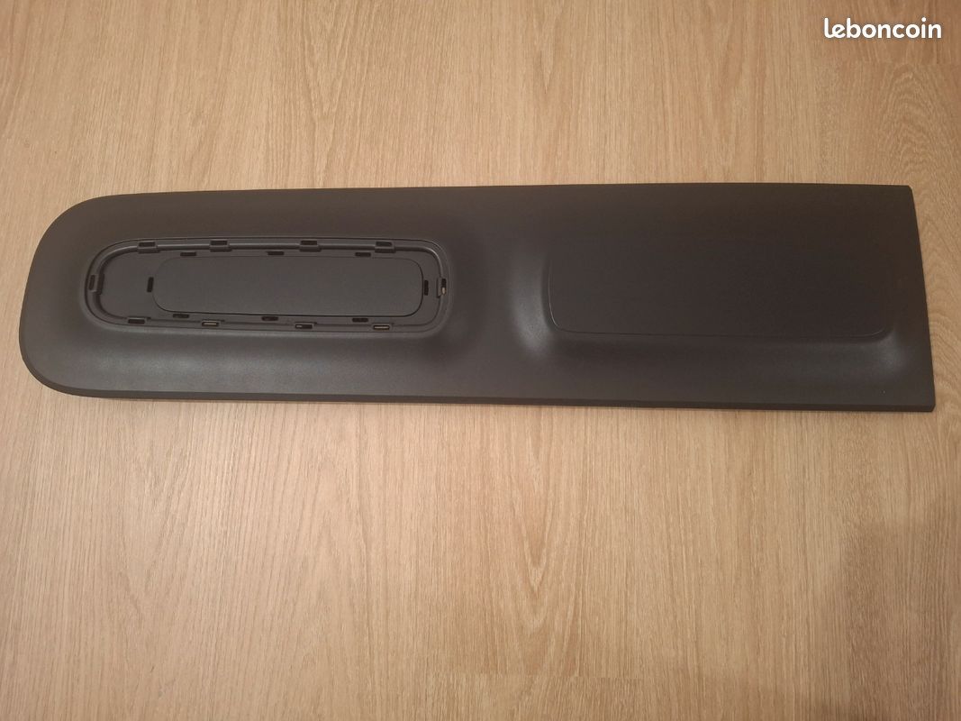 Bandeau de porte avant gauche de C3 phase 3 (image 1)