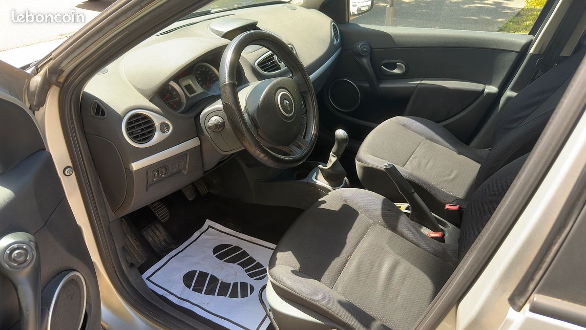 PAYEZ EN 3, 4 OU 10 FOIS * RENAULT CLIO III 1.4 16V 98ch EXPRESSION 5 PORTES * GARANTIE 6 MOIS (image 8)